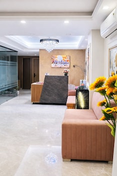 dreamwood hotel near sec 29 gurgaon