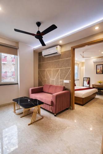 dreamwood hotel near sec 29 gurgaon