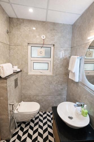 dreamwood hotel near sec 29 gurgaon