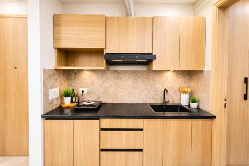 dreamwood hotel near sec 29 gurgaon