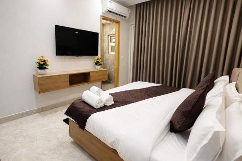 dreamwood hotel near sec 29 gurgaon