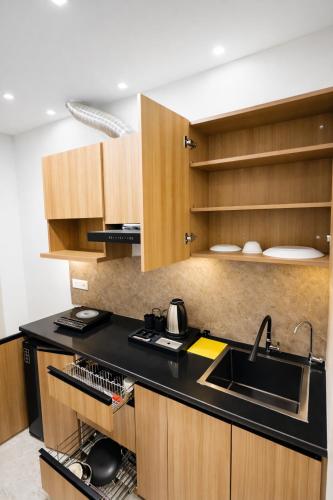 dreamwood hotel near sec 29 gurgaon