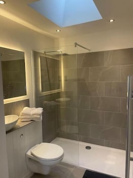 Samphire House,,2 star