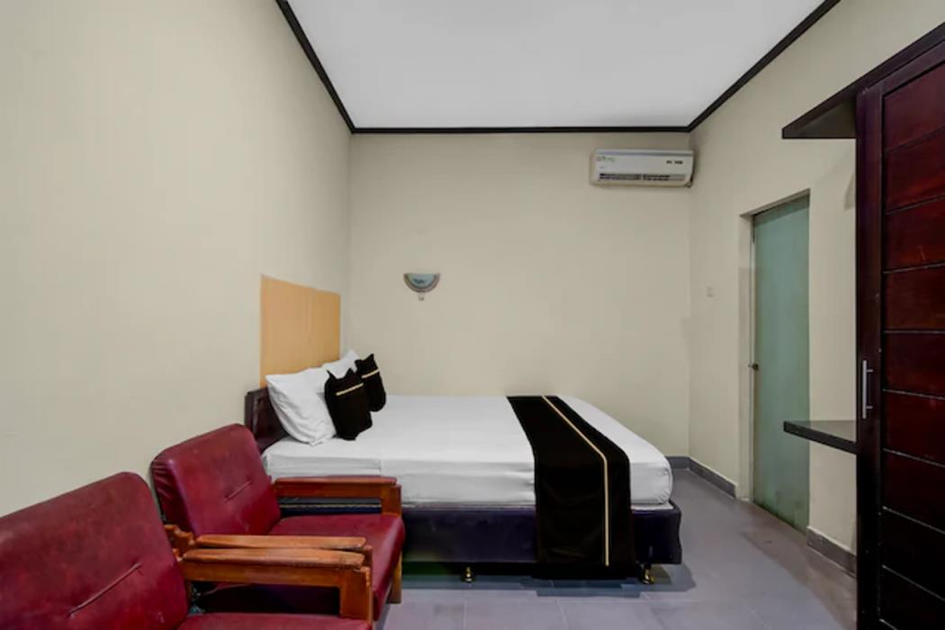 hotel o near mall ciputra formerly aloha inn