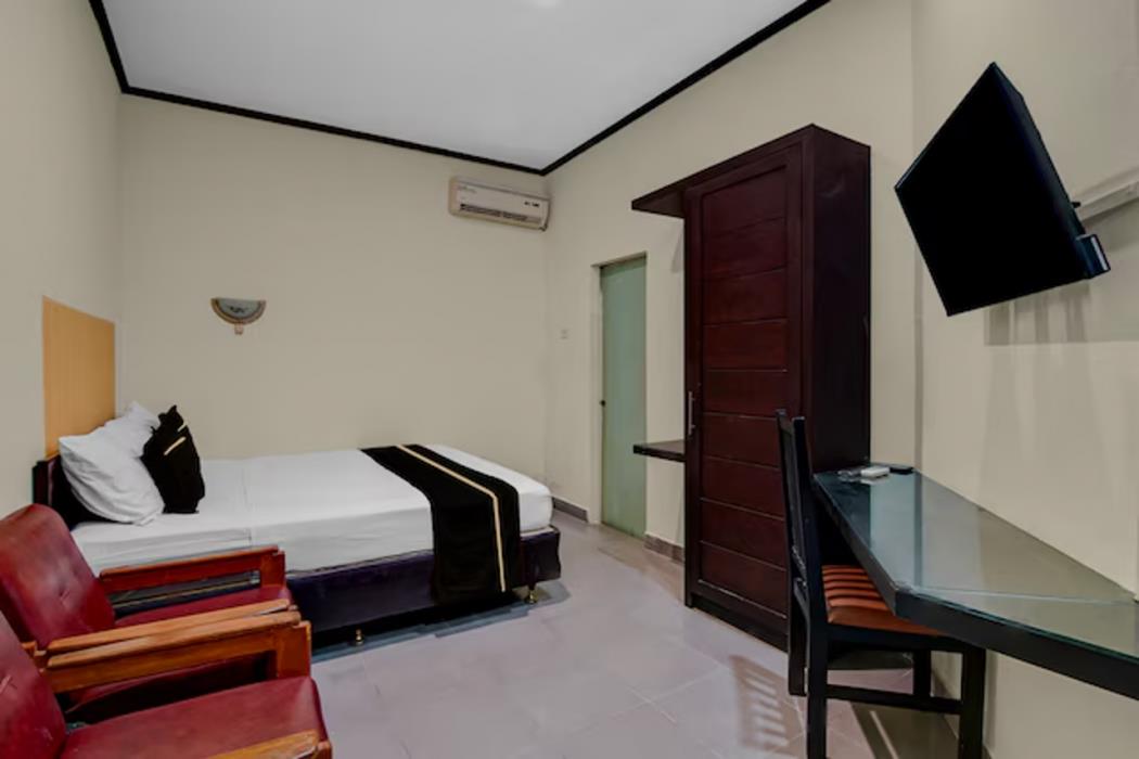 hotel o near mall ciputra formerly aloha inn