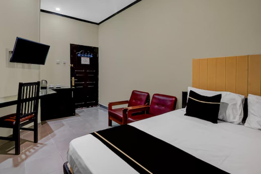 hotel o near mall ciputra formerly aloha inn