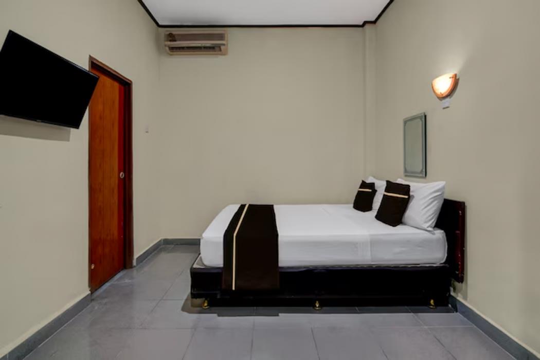 hotel o near mall ciputra formerly aloha inn