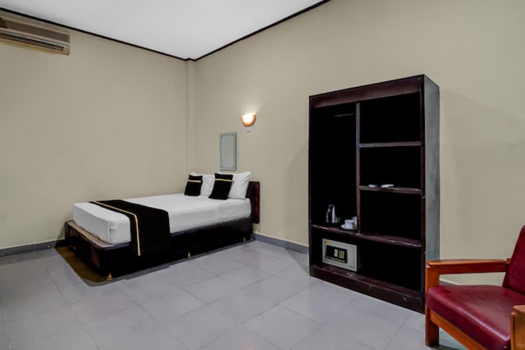 hotel o near mall ciputra formerly aloha inn