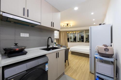 shanghai tongrenge guesthouse
