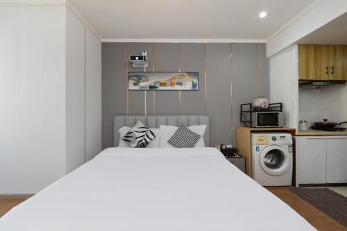 shanghai tongrenge guesthouse