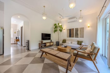 Elivaas Cygnus 4Bhk With Pvt Pool,,2 star
