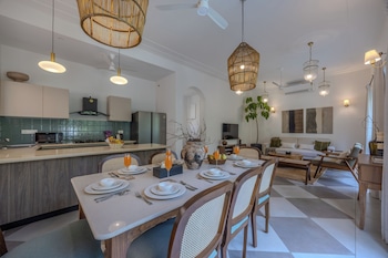 elivaas cygnus 4bhk with pvt pool
