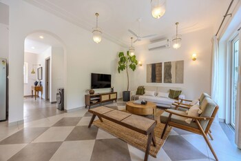 Elivaas Cygnus 4Bhk With Pvt Pool,,2 star