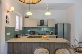 Elivaas Cygnus 4Bhk With Pvt Pool,,2 star
