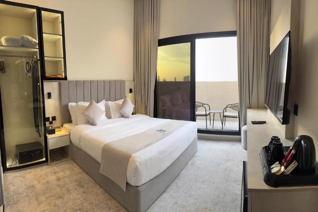 triple a hotel