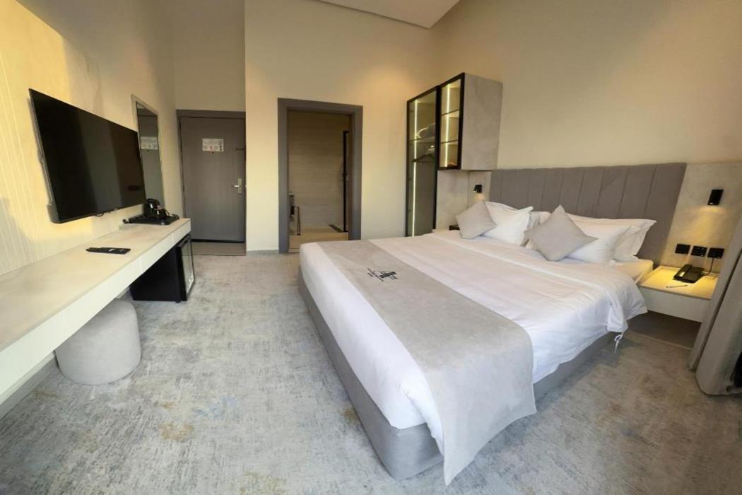 triple a hotel