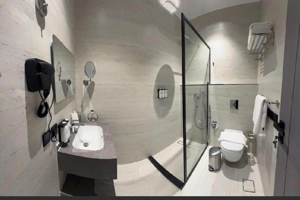 triple a hotel