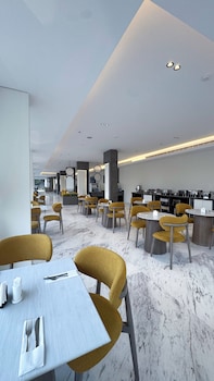 triple a hotel