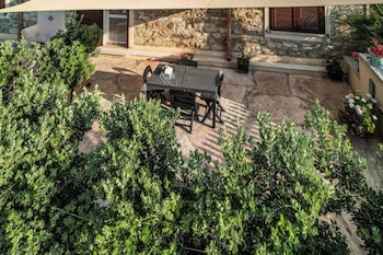 Casale Sammartano By L.A.Apartments,,5 star
