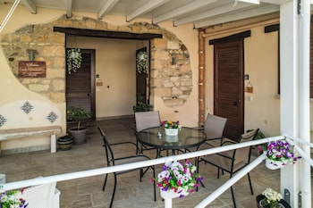 Casale Sammartano By L.A.Apartments,,5 star