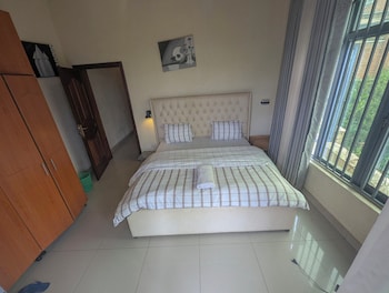 Lunaris Homes,,4 star