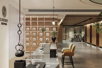 Melton Hotel  Chongqing,,5 star