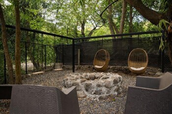 amalfi surf lodge