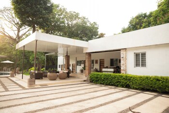 amalfi surf lodge