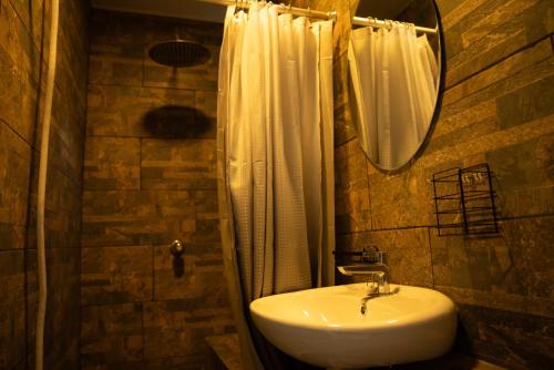 amalfi surf lodge