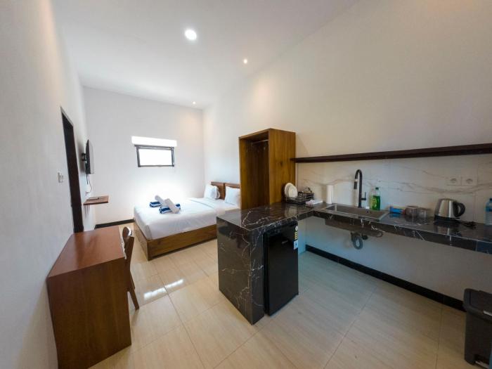 mar bella beachfront hotel