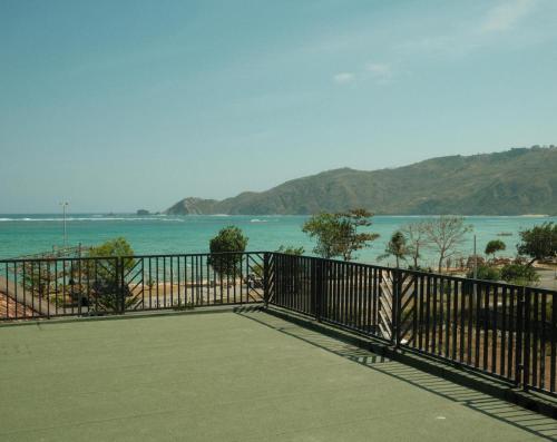 mar bella beachfront hotel