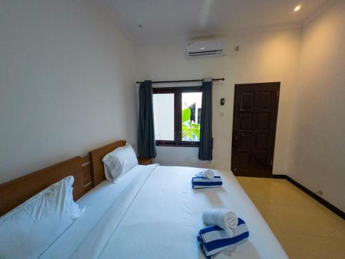 mar bella beachfront hotel