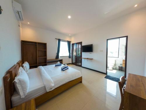 mar bella beachfront hotel
