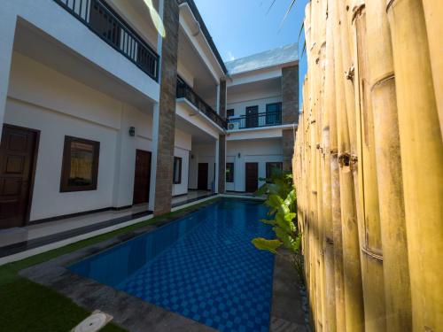 mar bella beachfront hotel