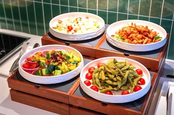 madison hotel haikou qilou old street