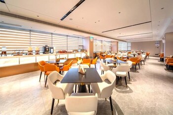 madison hotel haikou qilou old street