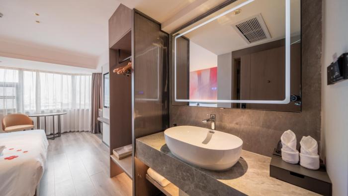 madison hotel haikou qilou old street