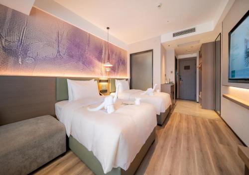 madison hotel haikou qilou old street