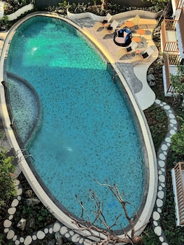 after rain hotel