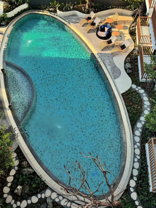 after rain hotel