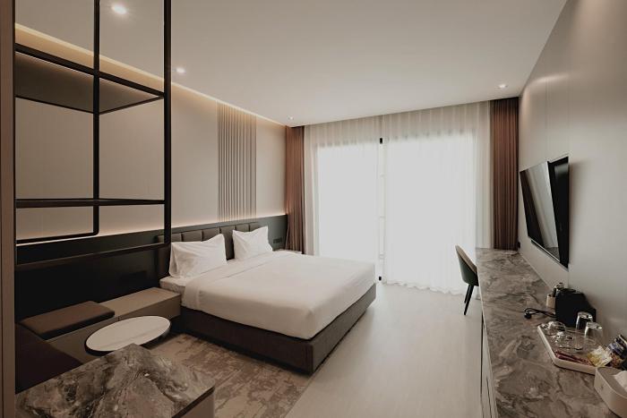 after rain hotel
