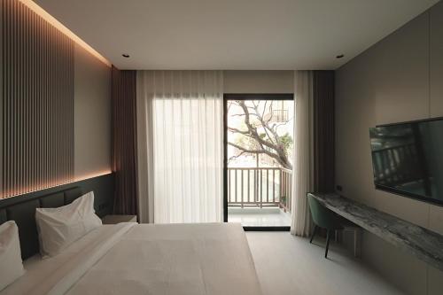 after rain hotel