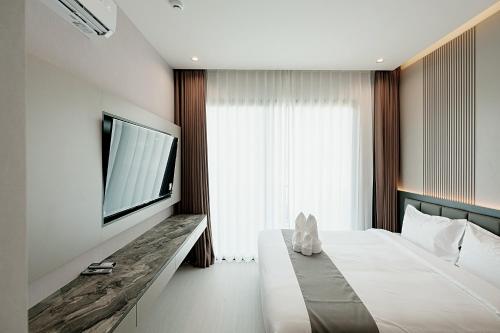 after rain hotel