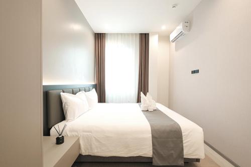 after rain hotel