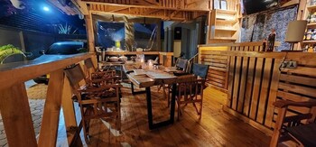 Pembeni River House,,4 star