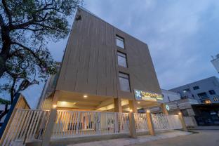 treebo premium cachet suites
