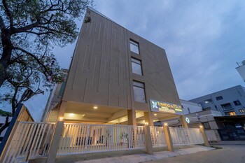 treebo premium cachet suites