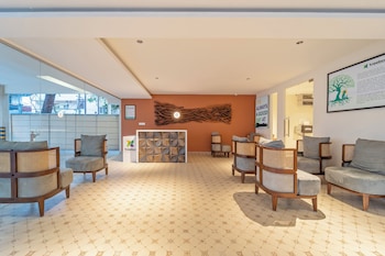 treebo premium cachet suites