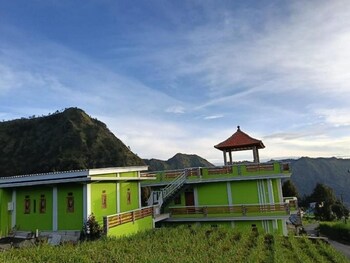 surya bromo homestay