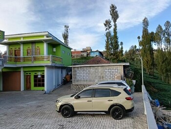 Surya Bromo Homestay,,2 star